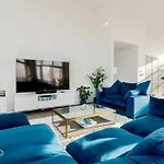 Portico Residences - Stunning Penthouse With River Views In Battersea