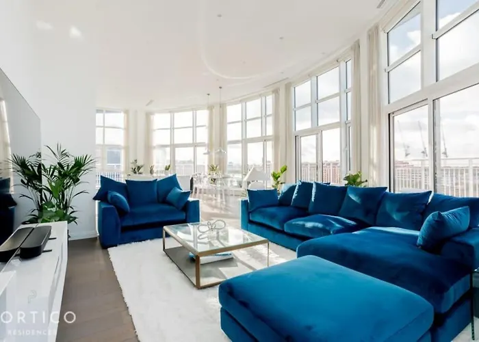 Portico Residences - Stunning Penthouse With River Views In Battersea