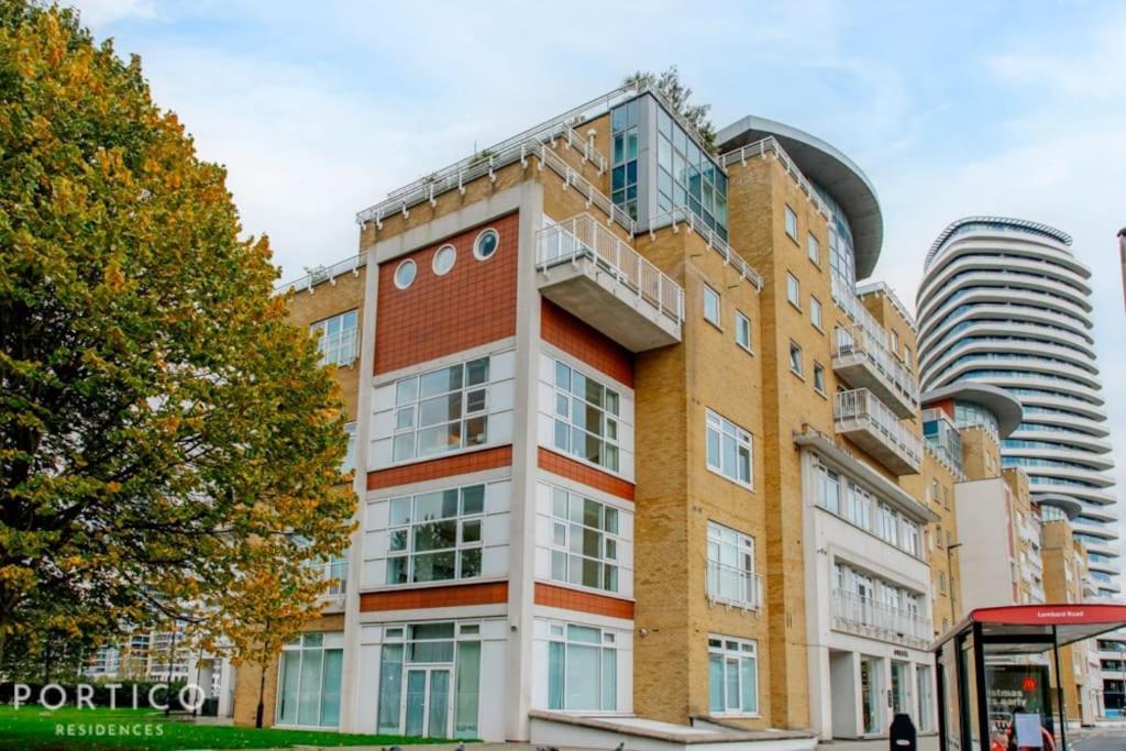 Portico Residences - Stunning Penthouse With River Views In Battersea London