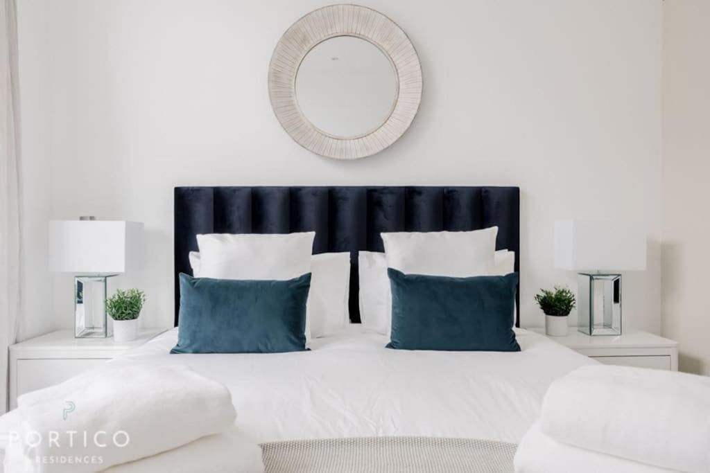 Portico Residences - Stunning Penthouse With River Views In Battersea