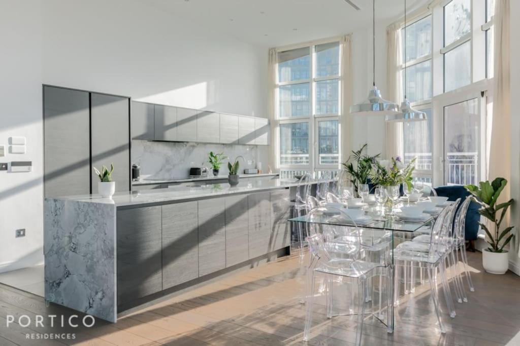 Portico Residences - Stunning Penthouse With River Views In Battersea Apartment