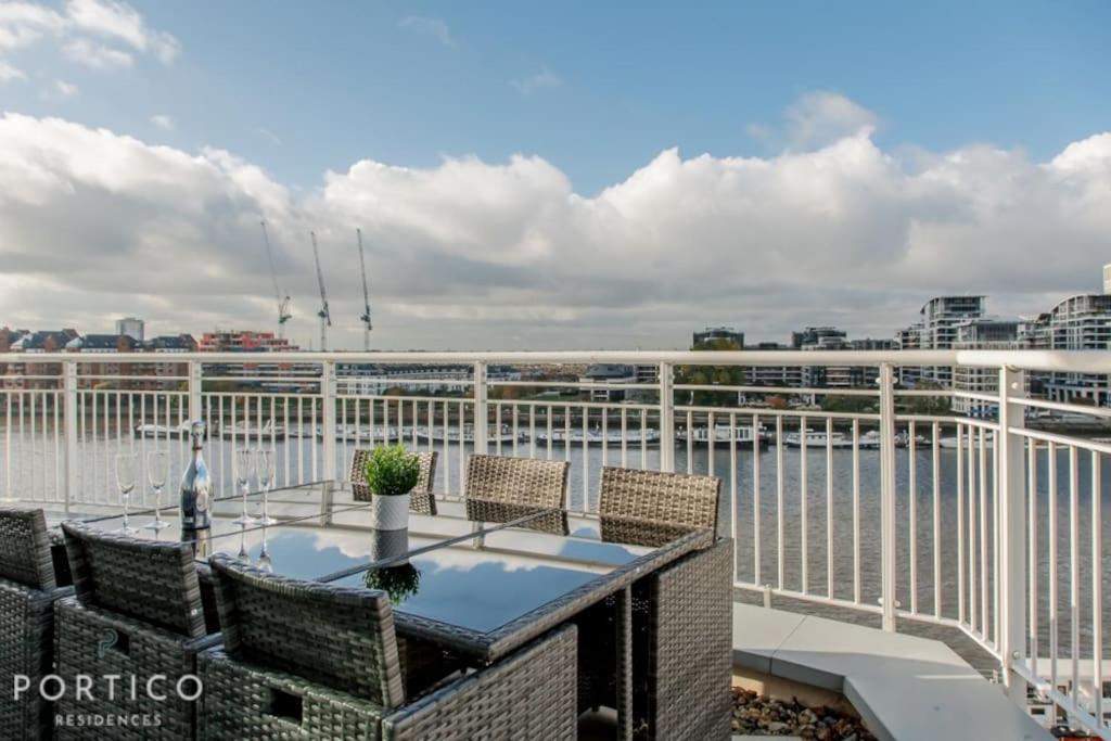 Apartment Portico Residences - Stunning Penthouse With River Views In Battersea London