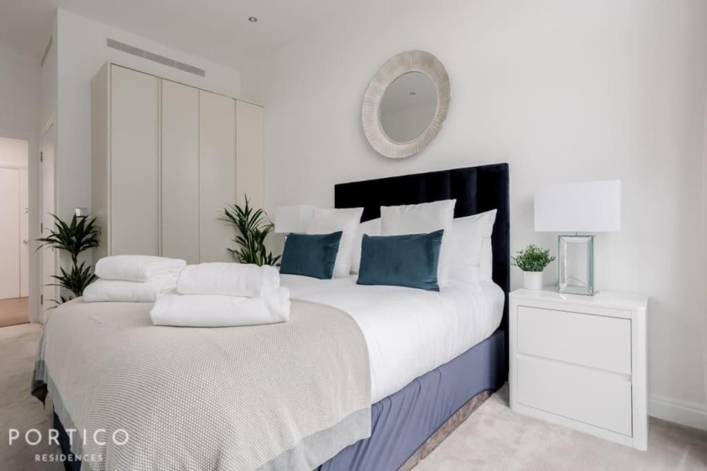 Apartment Portico Residences - Stunning Penthouse With River Views In Battersea