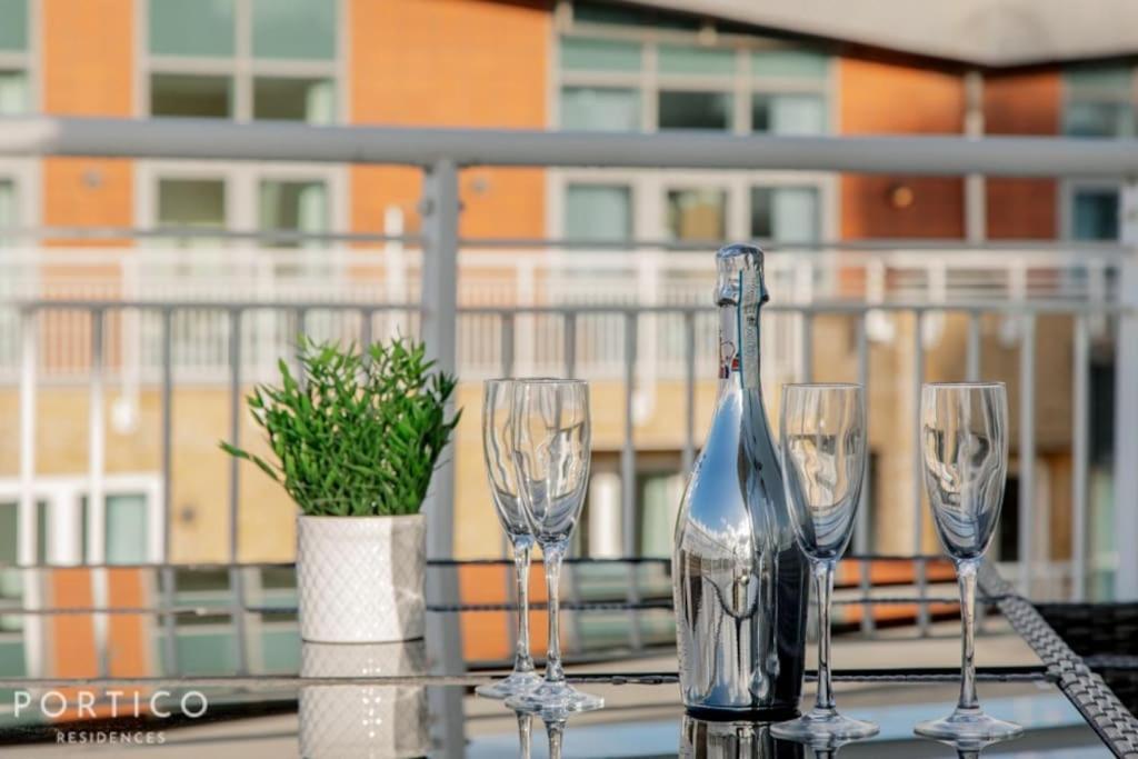 Apartment Portico Residences - Stunning Penthouse With River Views In Battersea *