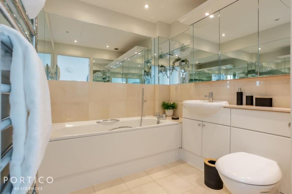 Portico Residences - Stunning Penthouse With River Views In Battersea Apartment London